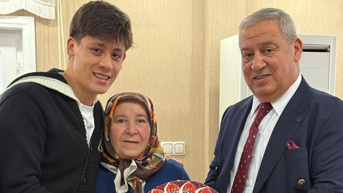 Arda Güler’den babaannesi ve dedesine ziyaret