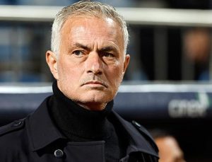 Eyüpspor-Fenerbahçe maçında büyük olay! Jose Mourinho tünelde yaşananları açıkladı: “Kavga eden 200 kişi vardı!”