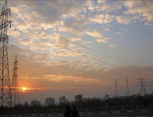 Petrol zengini İran, enerji krizini aşmaya çalışıyor